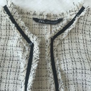 Zara “Tweed” Jacket. Very lightweight. Nice drape. Very fluid. Not restricting.